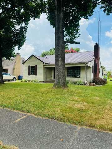 125 10th St, Carmi, IL 62821