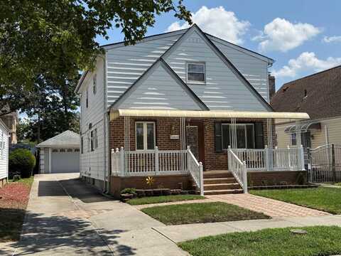 81-31 259th Street, Glen Oaks, NY 11004