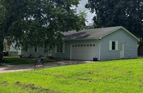 8 Walker Ave, Beardstown, IL 62618