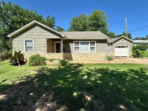 204 Hillside Ave, Ponca City, OK 74601