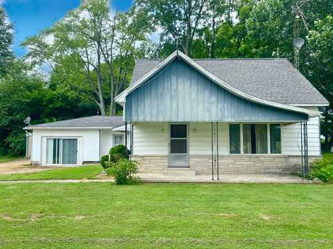 225 Pig Tail Alley, Newton, IL 62448