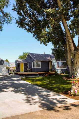 328 N. Quincy Ave., Hines, OR 97738