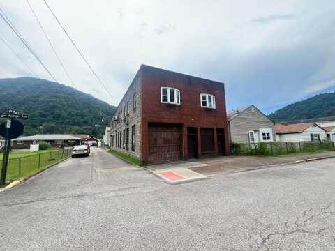372 Michigan Avenue, Smithers, WV 25186