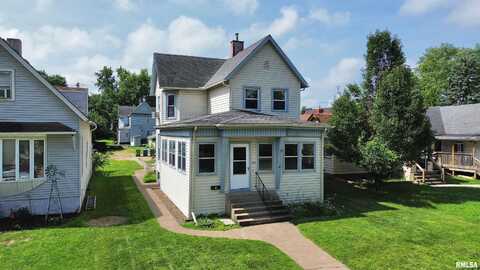 633 4TH Avenue South, Clinton, IA 52732