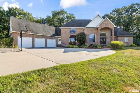 13599 WOODLAND Drive, Athens, IL 62613