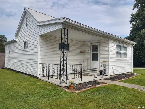 601 S STATE Street, Christopher, IL 62822