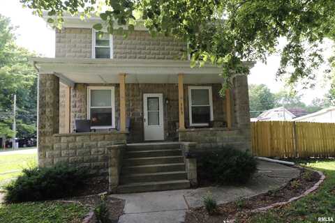 303 N WILLIAM Street, Farmer City, IL 61842