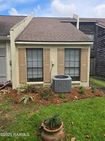 202 Long Plantation Boulevard, Lafayette, LA 70508