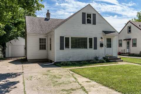 3327 Broadway, ROCKFORD, IL 61108