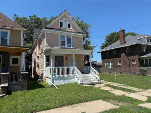 704 S Carroll, FREEPORT, IL 61032