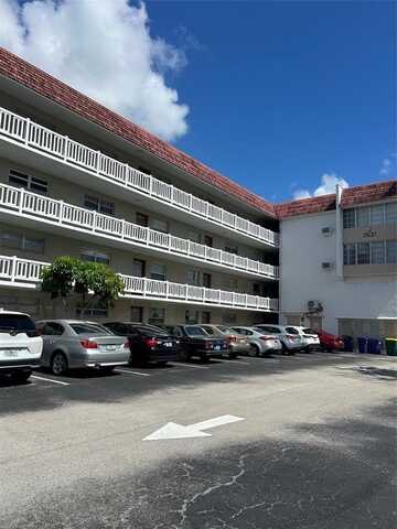 3521 Inverrary Dr, Lauderhill, FL 33319