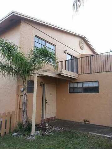 8002 NW 27th Pl, Sunrise, FL 33322