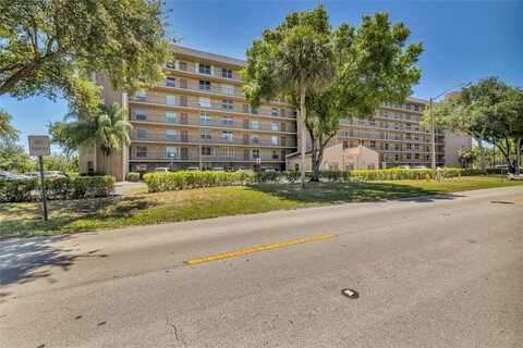 4550 NW 18th Ave, Deerfield Beach, FL 33064