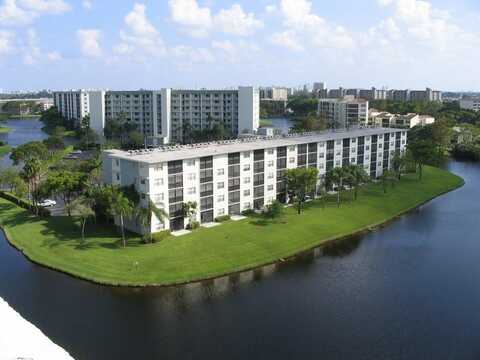 2236 N Cypress Bend Dr, Pompano Beach, FL 33069