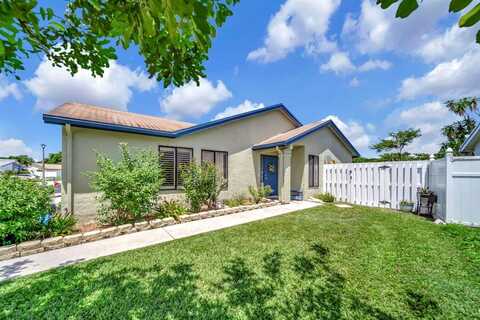 9743 Saratoga Park Ct, Boca Raton, FL 33428