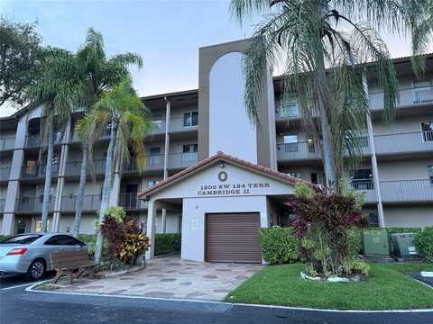 1200 SW 124th Ter, Pembroke Pines, FL 33027