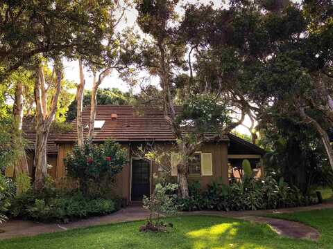 100 Lio Pl, Maunaloa, HI 96770