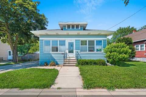 122 W 17TH Avenue, OSHKOSH, WI 54902