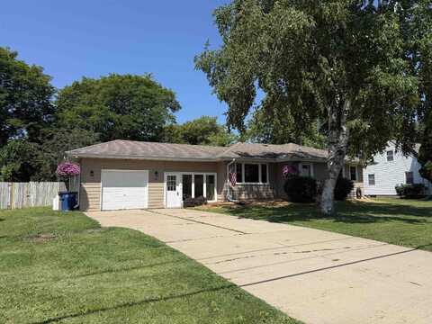 151 S OAKWOOD Road, OSHKOSH, WI 54904