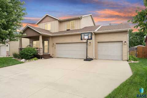 2704 E Buckingham St, Sioux Falls, SD 57108
