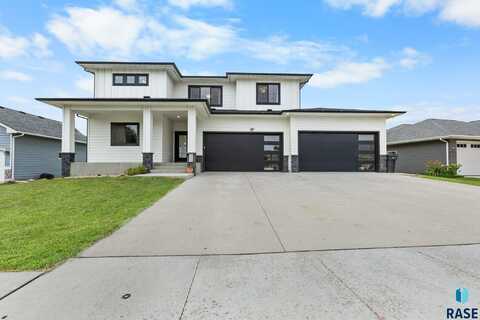 3504 E Broken Arrow St, Sioux Falls, SD 57103