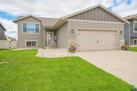 2905 S Keyrell Dr, Sioux Falls, SD 57106