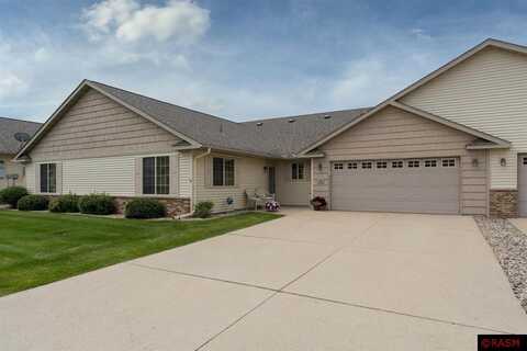 108 Palmer Path, Mankato, MN 56001