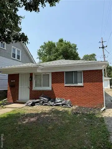 6923 Faust Avenue, Detroit, MI 48228