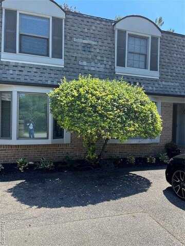 27450 Eldorado Place, Lathrup Village, MI 48076