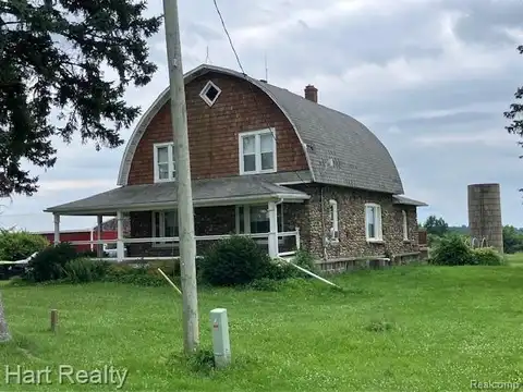 6146 N Branch Road, North Branch, MI 48461