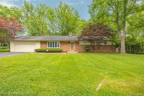 6695 Lahser Road, Bloomfield Hills, MI 48301