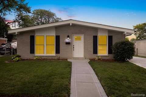22809 Detour Street, Macomb, MI 48082