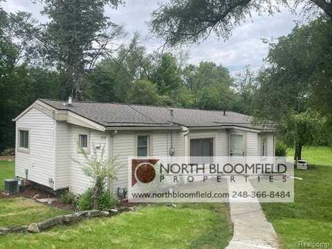 20745 Cass, Farmington Hills, MI 48335