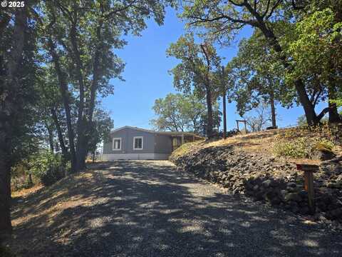 132 OAK TREE RD, Roseburg, OR 97470