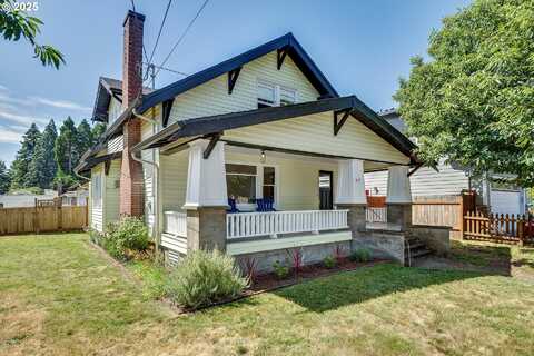 475 E ARLINGTON ST, Gladstone, OR 97027