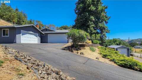 6649 GARDEN VALLEY RD, Roseburg, OR 97471