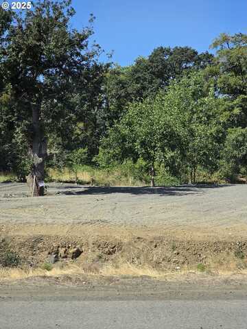 3805 CARNES RD, Roseburg, OR 97471