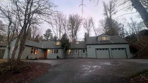 8155 SW CANYON RD, Portland, OR 97225