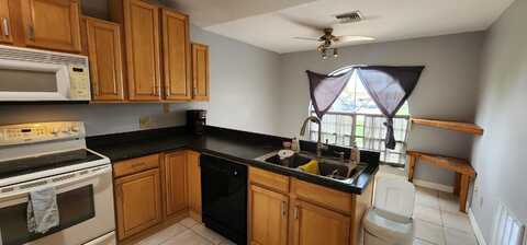 2557 SE Lyman Circle, Port Saint Lucie, FL 34952