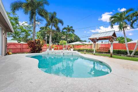 762 SE Elwood Avenue, Port Saint Lucie, FL 34983