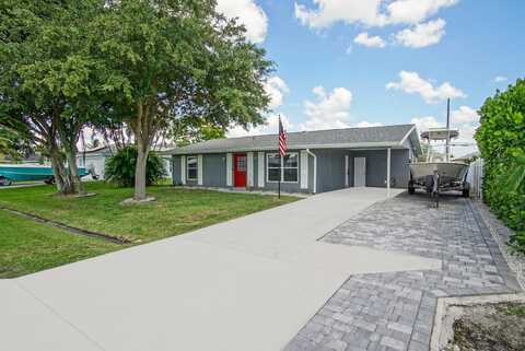 685 SE Chapman Avenue, Port Saint Lucie, FL 34984