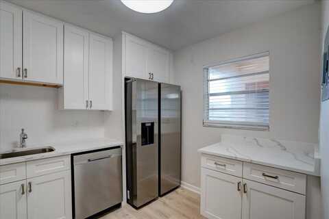 2901 Fiore Way, Delray Beach, FL 33445