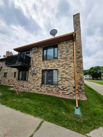 2308 18th Street S, Fargo, ND 58103