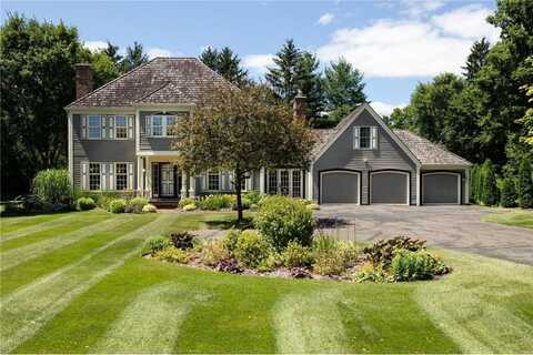 9 Larkspur Lane, North Oaks, MN 55127