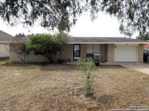 1603 1st, ZAPATA, TX 78076