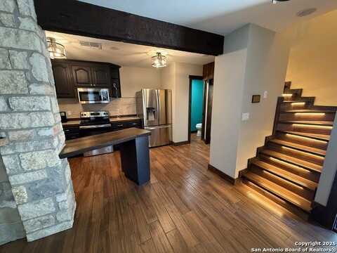 190 Oakridge, Canyon Lake, TX 78133