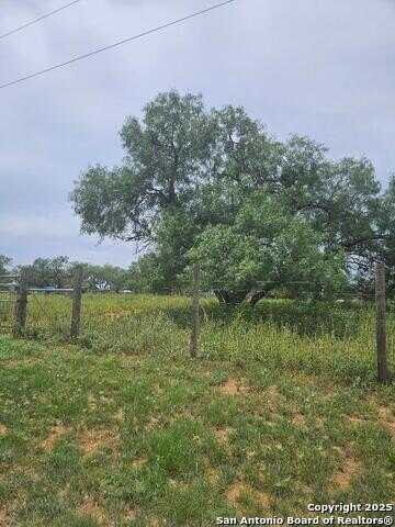 644 County Road 6841, Lytle, TX 78052