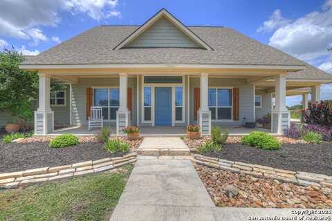 2048 E Martindale, Seguin, TX 78155