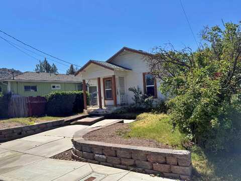 511 South Street, Yreka, CA 96097