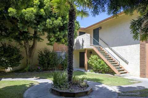 452 Linfield Place unit: J, GOLETA, CA 93117